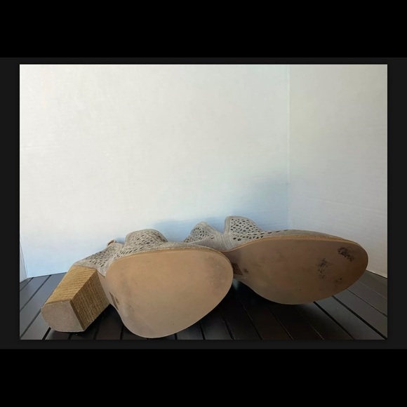 Grey Suede Booties with Mandala Cutout Size 10 - Picture 4 of 10